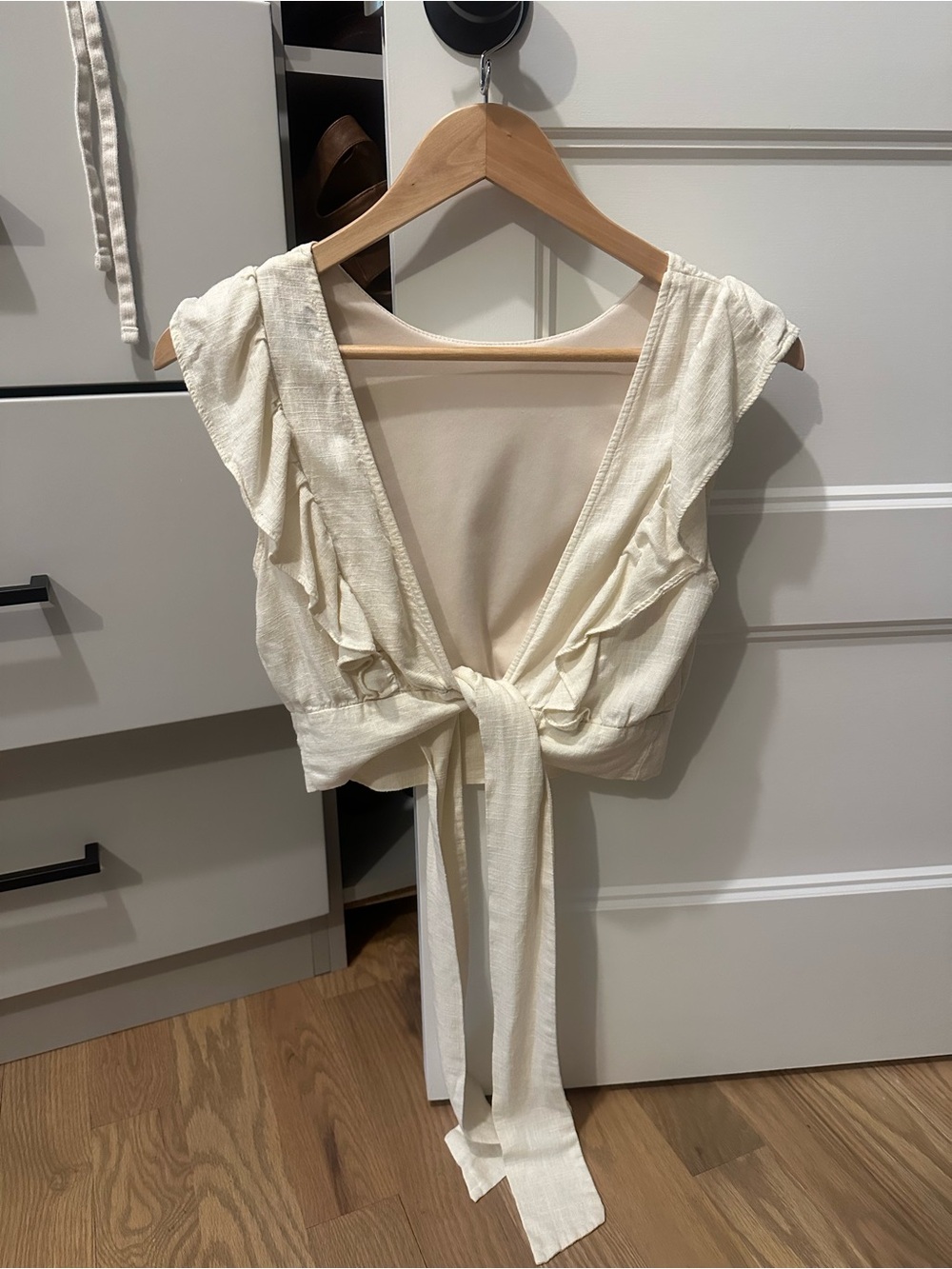 Women's Cream Tie-Front Ruffle Crop Top